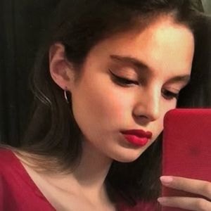 Meet your Posher, Leona